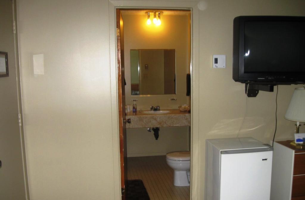 Motel De La Pointe Aux Bouleaux Baie-Sainte-Catherine Zimmer foto